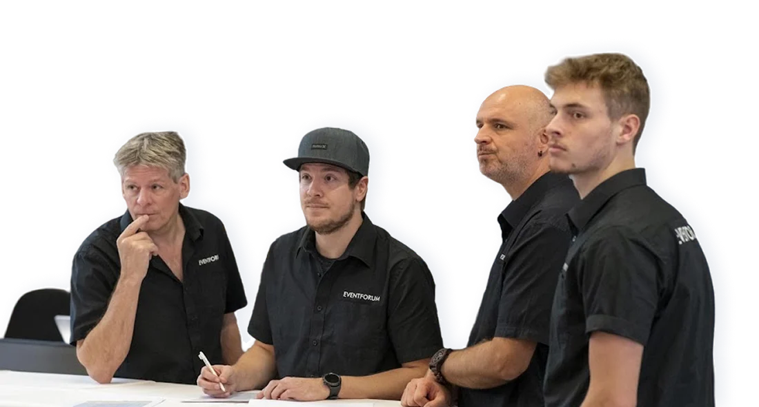 Eventtechnik-Team bei einer Besprechung im Eventforum Bern.