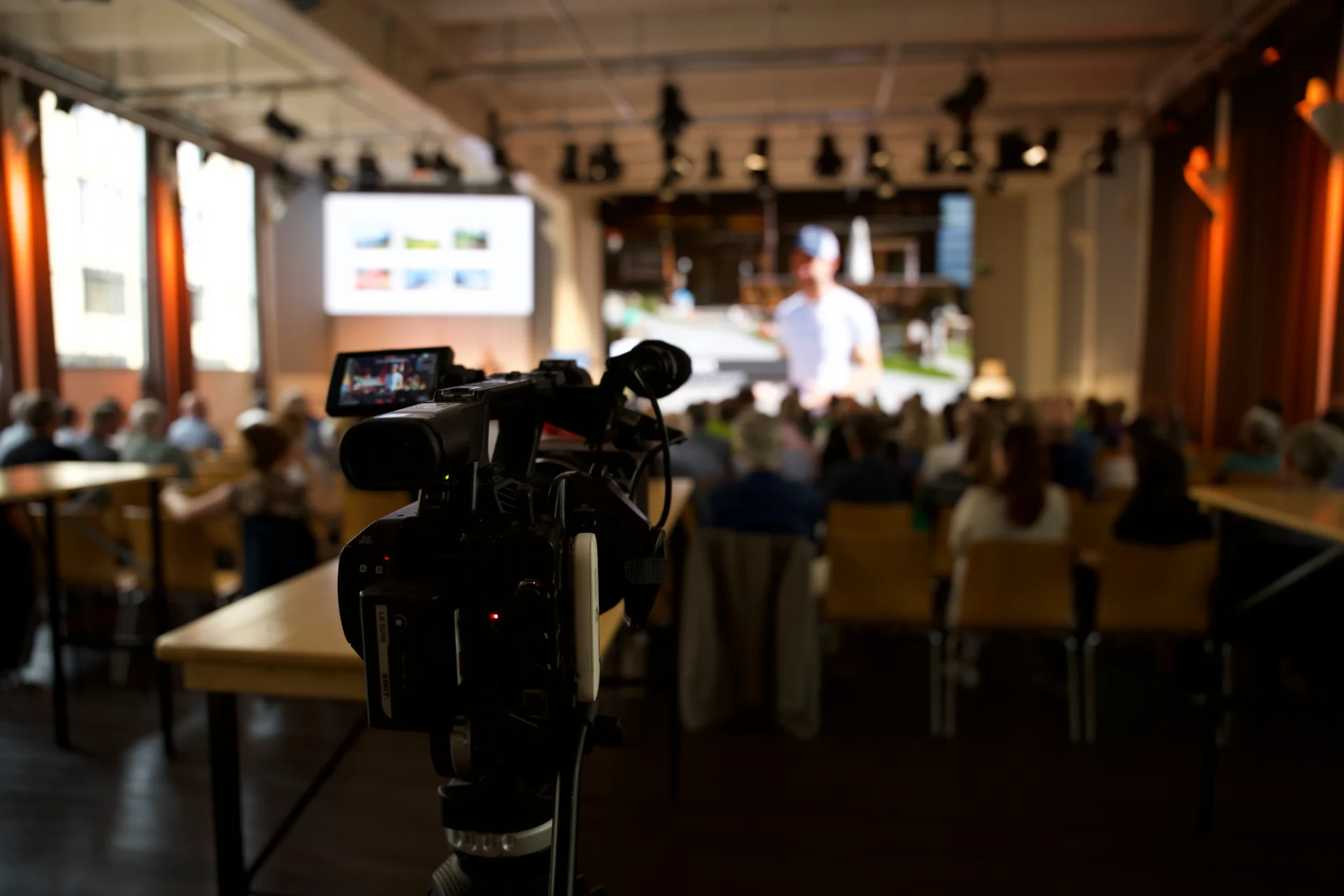 Kamera für Videoproduktion und Aufzeichnung eines Kongresses in Bern