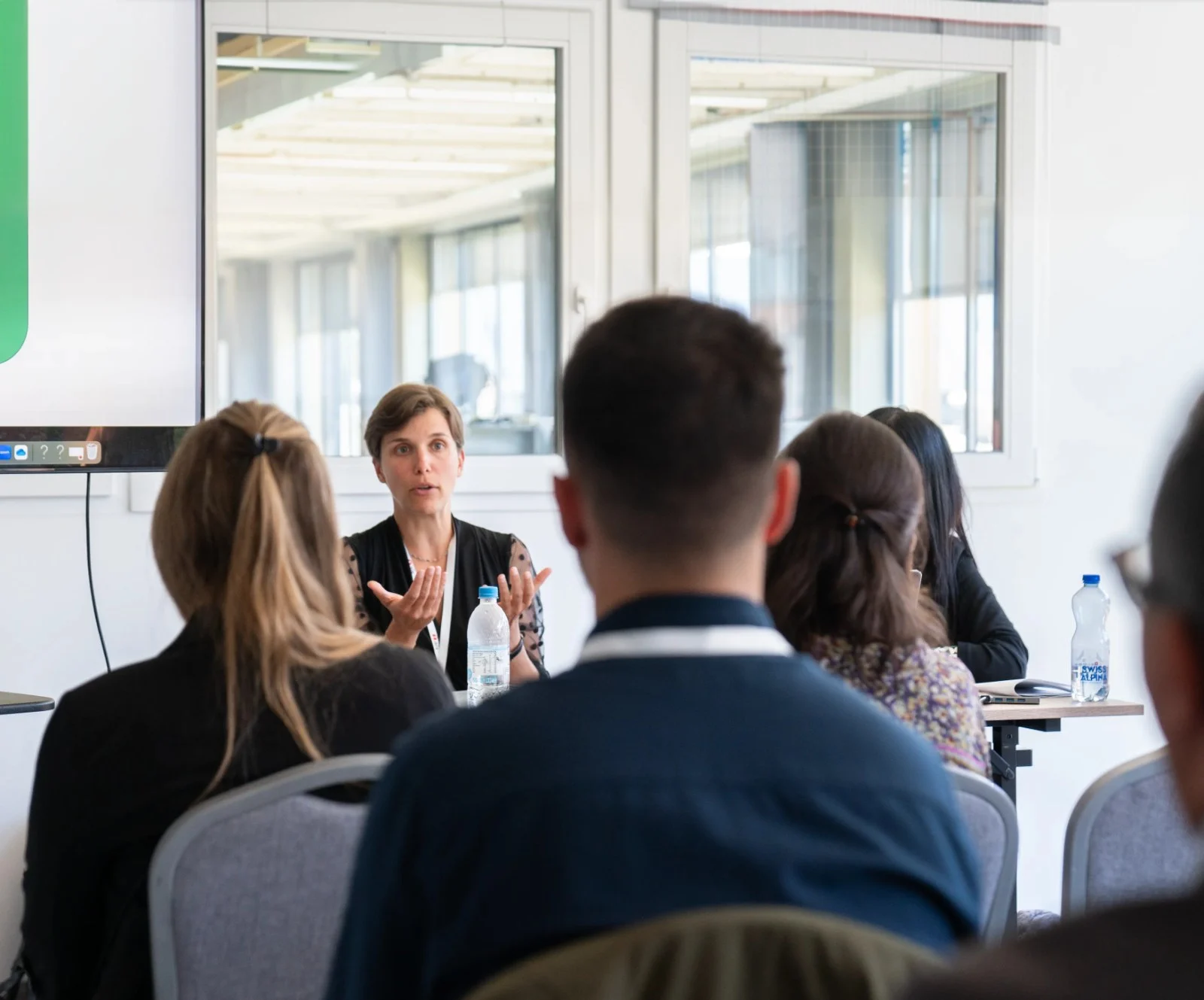 Teilnehmende im Austausch während eines Workshops im Eventforum Bern